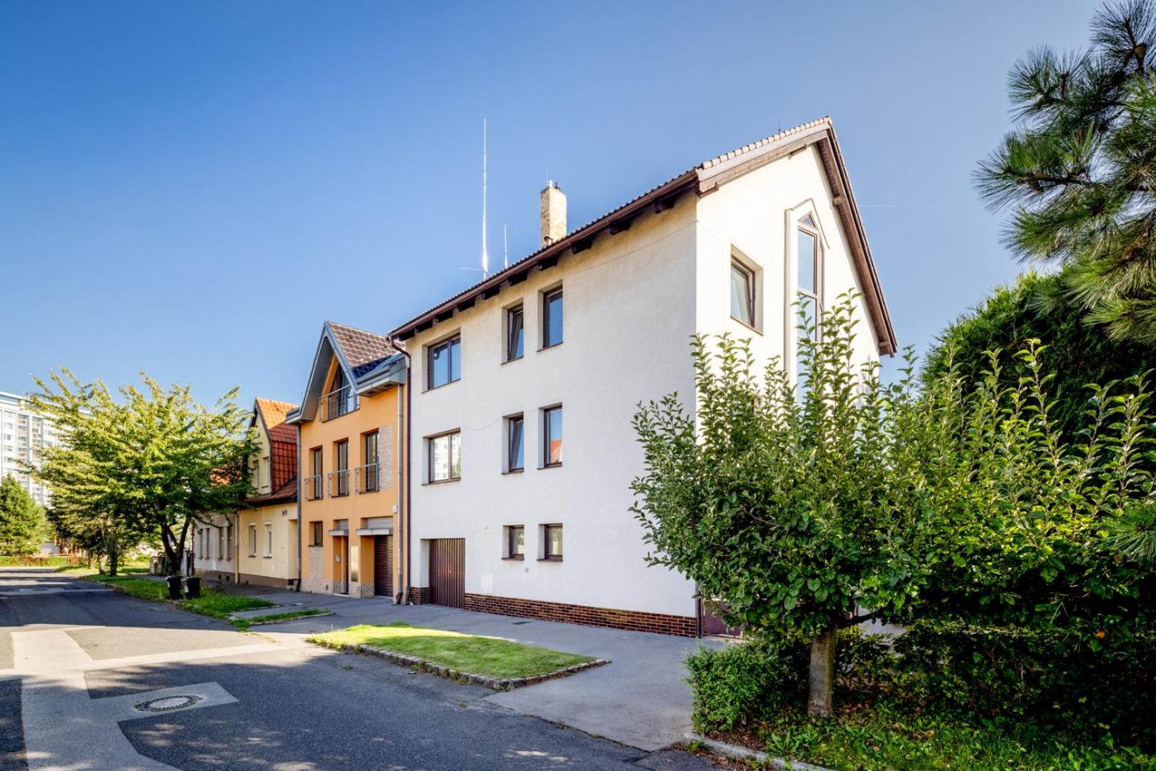 A.V.E. Pension Kliska Praha Bagian luar foto